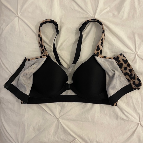 VSX Victoria Secret Sport knockout Sports Bra Size B34 - Picture 3 of 3